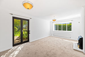 Lounge- click for photo gallery